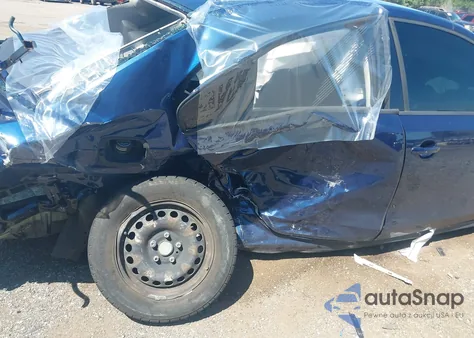 2014 Volkswagen Jetta 2.0L S z USA, uszkodzony, nr VIN 3VW2K7AJ4EM438802